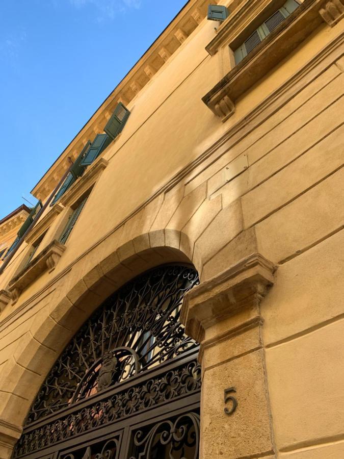 Στούντιο Διαμέρισμα 76 τ.μ. με 1 ιδιωτικό μπάνιο σε Τσιτά Άντικα Βερόνα Εξωτερικό φωτογραφία